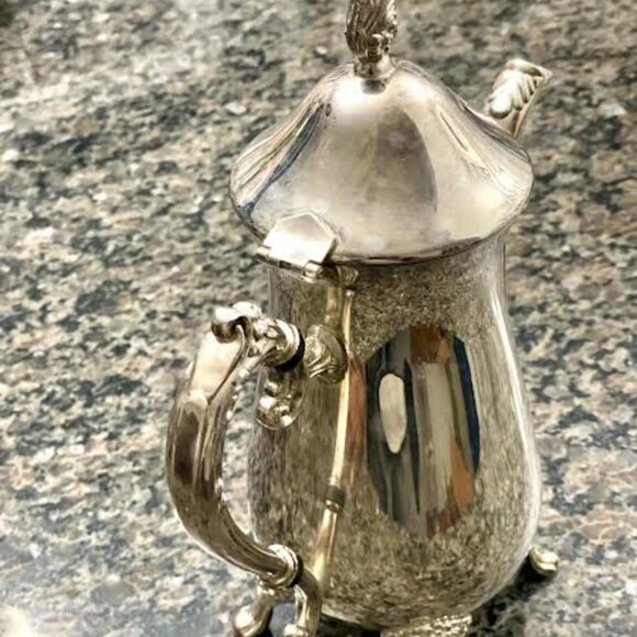 Elegant Polished Silver Plated Tea/Coffee Lidded Pot Vintage Teapot Teaware - Picture 3 of 14